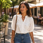 Amelie Blusa Donna – Scollo a V, Maniche a Sbuffo & Dettagli in Pizzo Elegante
