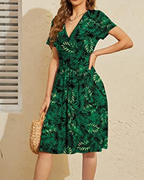 Robe fleurie pour femme – Décolleté en V croisé, taille haute et poches latérales