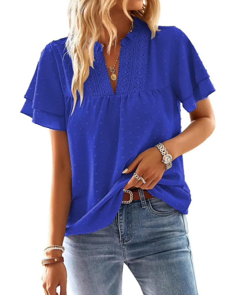 Top femme Sabrina – Col en V, dentelle crochet, volants et manches courtes