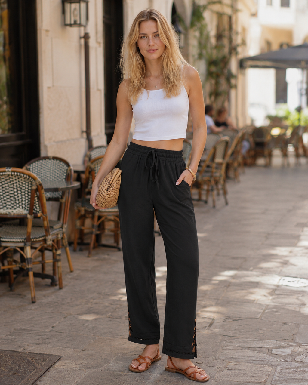 Pantaloni capri de damă Hazel – poliester moale, șnur de strângere și tiv cu nasturi