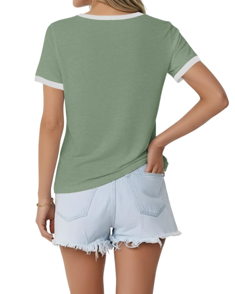 Avery damebluse med V-hals – blød casual T-shirt med korte ærmer og kontrastsømme