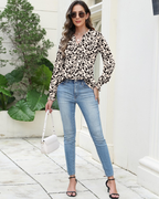 Freya Bluză Damă – Top Floral cu Decolteu în V, Mâneci Lungi și Tiv Plisat