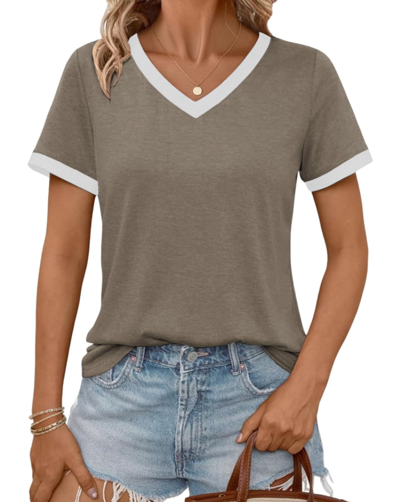 Avery damebluse med V-hals – blød casual T-shirt med korte ærmer og kontrastsømme