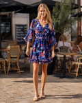 Maya Mini šaty pro ženy – boho květinový potisk, výstřih do V a krátké rukávy