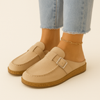 Noelle Mules Mujer Ante – Slip-On con Hebilla Ajustable, Suela de Corcho