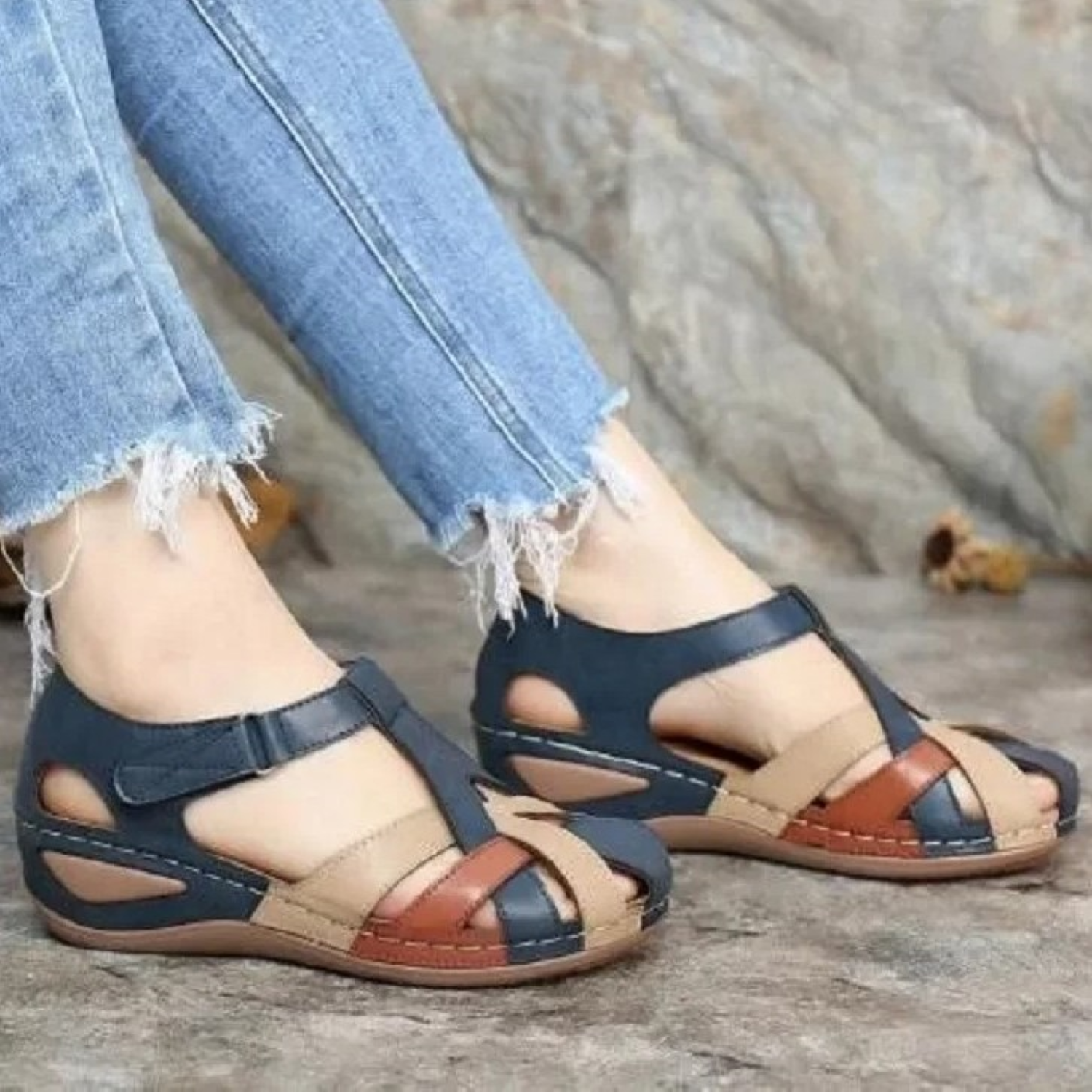 Jedda Sandales Femme Élégantes – Talon Moyen, Brides Croisées Confort Estivale
