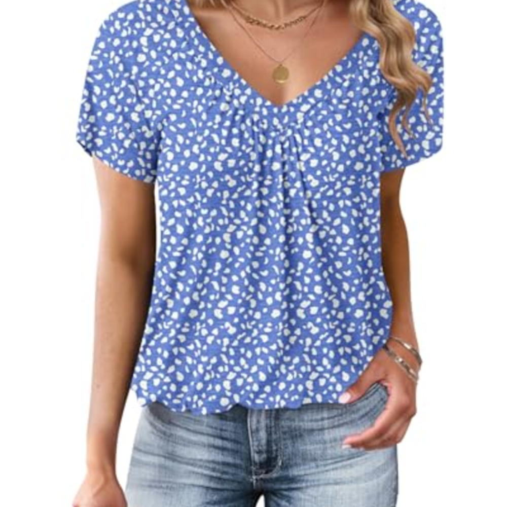 Tricou de damă Harriet pentru vară – Decolteu în V plisat, mâneci scurte și tiv bufant