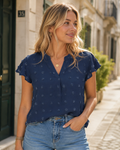 Savannah Damenbluse – Tunika mit Swiss-Dot-Muster, V-Ausschnitt und Volantärmeln