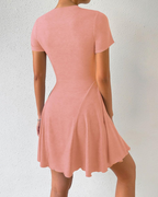 Megan Abito Donna – Mini bodycon-kjole med høy midje, plissért skjørt og korte ermer