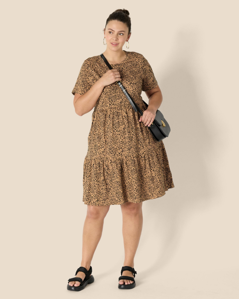 Robe évasée pour femme Bethany Abito – Robe en coton avec col rond, manches courtes et volants